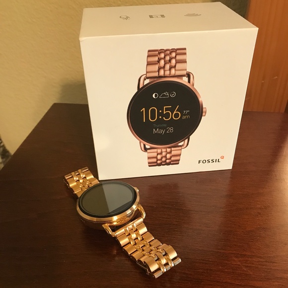 Women's Fossil QWatch - Picture 1 of 3